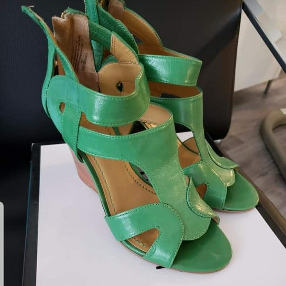 Nine west wedge sandal 6.5
